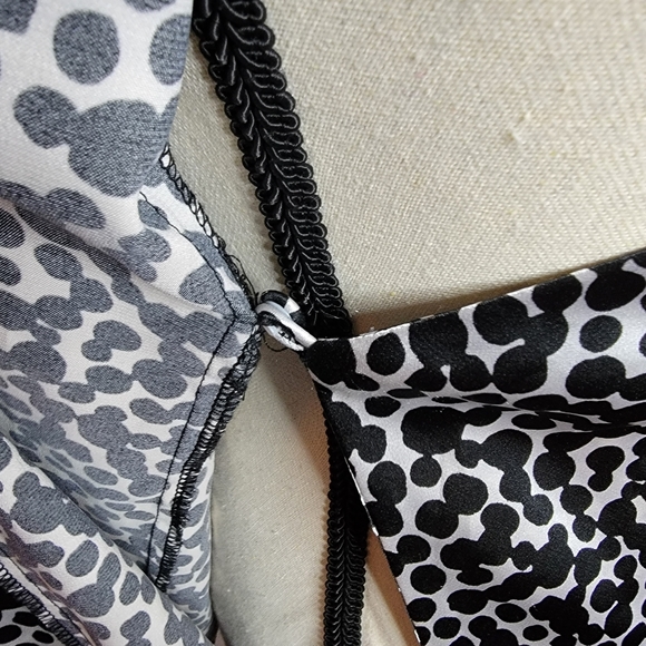 BCBGMaxazria polka-dot wrap shirt size medium - Picture 7 of 11